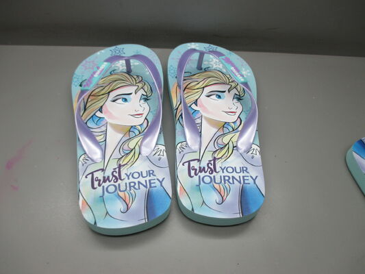 Lightweight Kids Character Flip Flops Sandals Cute Beach Flip Flops Custom Size