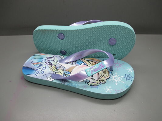 Lightweight Kids Character Flip Flops Sandals Cute Beach Flip Flops Custom Size