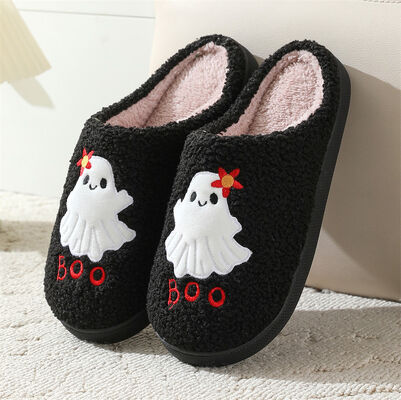 Indoor Comfortable Warm Christmas Ladies Slippers With Closed Toe Silhouette