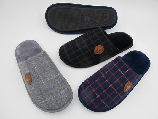 OEM Fashionable Uppers Men's Indoor Outdoor Slippers Anti Slip For Winter