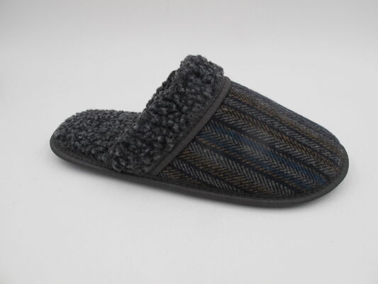 OEM Fashionable Uppers Men's Indoor Outdoor Slippers Anti Slip For Winter
