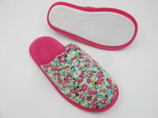 All Seasons Faux Fur Lined  Anti Slip Womens House Slippers With Different Materials