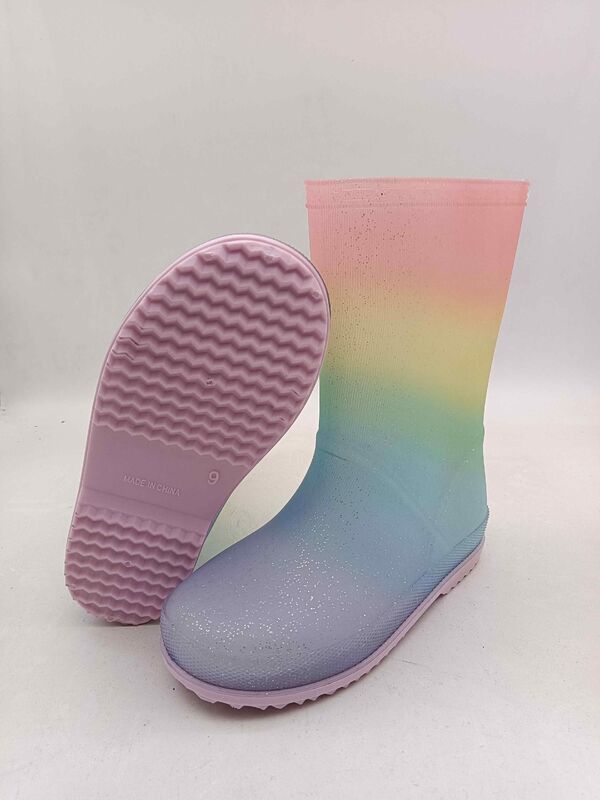 Comfortable Childrens Gumboots OEM Design 100% Waterproof Light Up Wellies