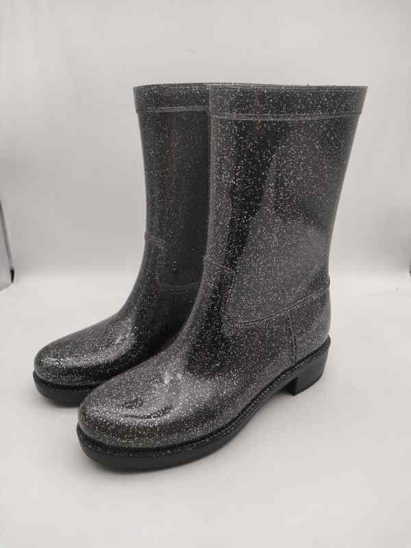 OEM Logo Women's Rain Boots Ladies Mid Calf Boots Solid Color Pattern Comfortable