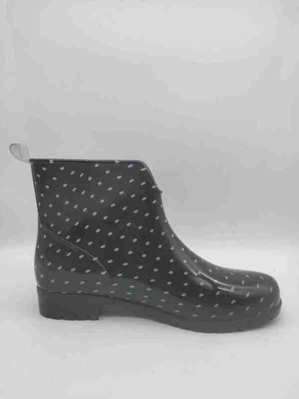 OEM Brand Women's Rain Boots Matt Finish Ankle Garden Boots Ladies Non Slip